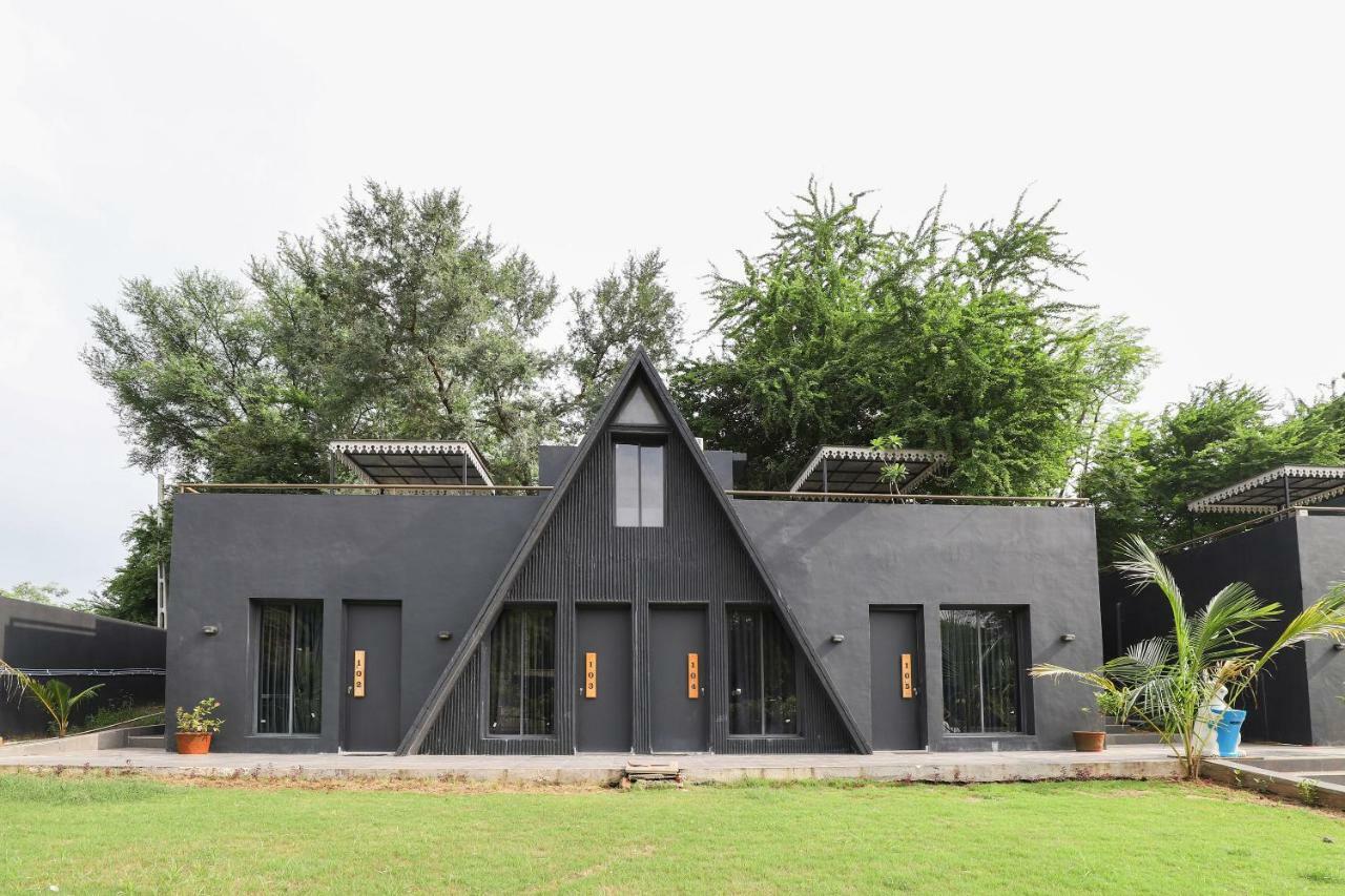 Oyo 48991 Serene Cottages And Resorts Vadodara Exterior foto